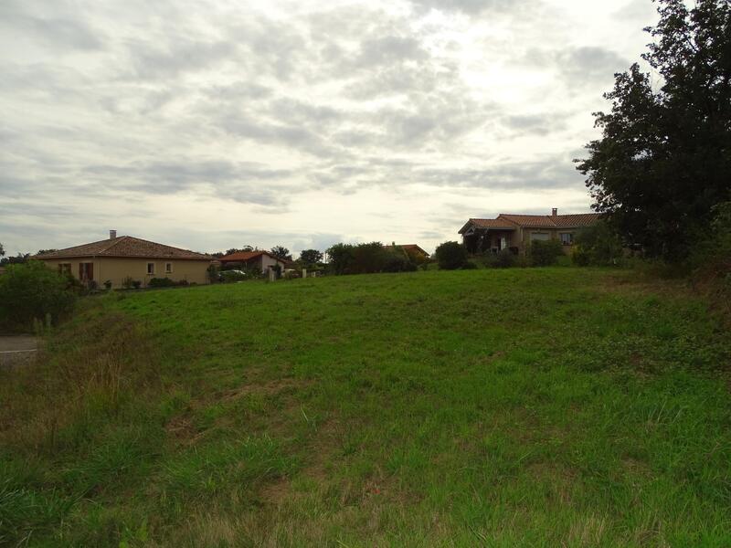 Terrain constructible - 819 m²