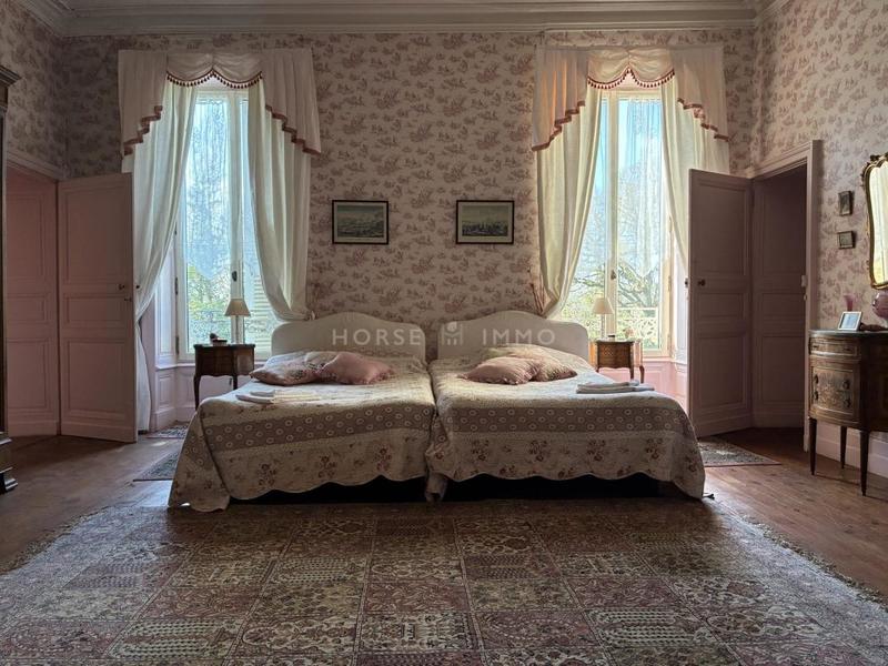 Château - 483 m² - 10 pièces