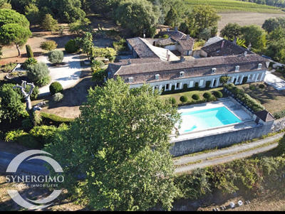 Propriété - 550 m² - 16 pièces