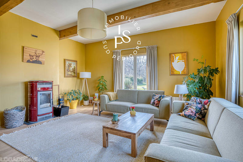 Maison - 212 m² - 8 pièces