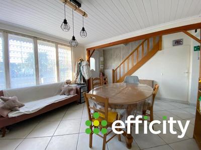 Maison - 93 m² - 5 pièces