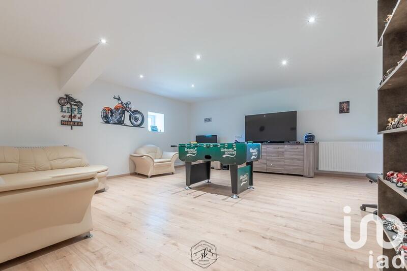 Maison - 340 m² - 13 pièces