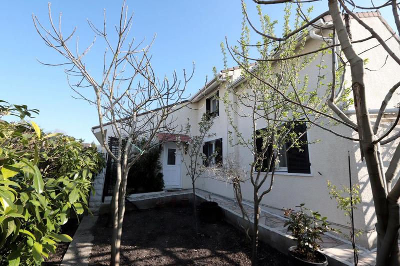 Maison - 106 m² - 7 pièces