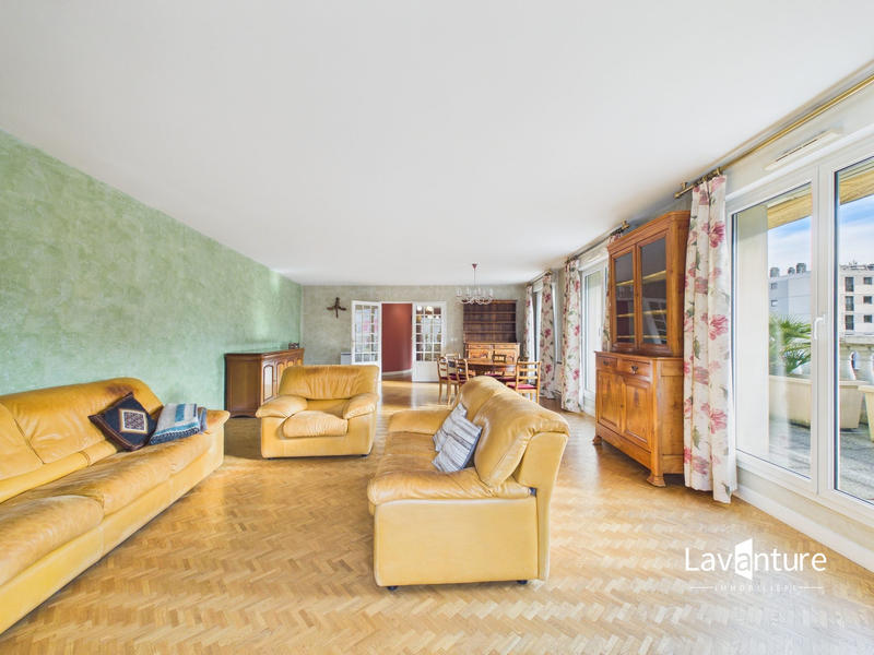 Appartement - 156 m² - 7 pièces