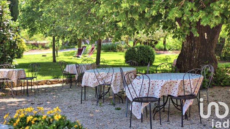 Maison - 591 m² - 12 pièces