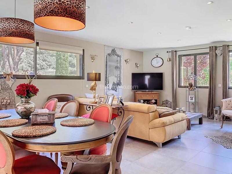 Maison - 215 m² - 7 pièces