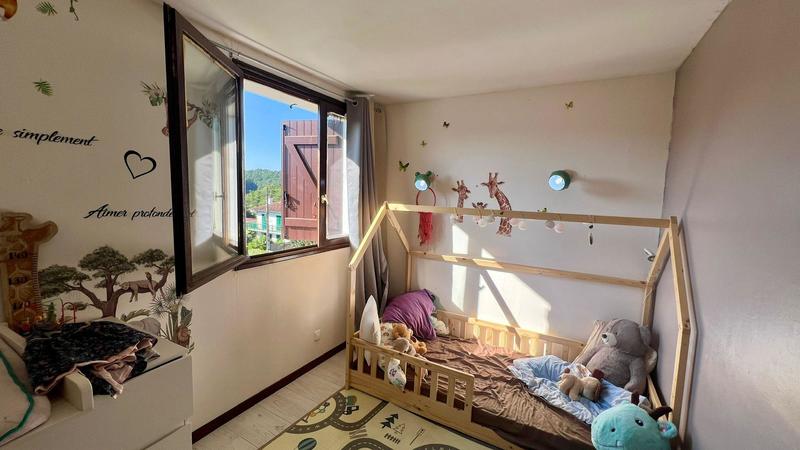 Appartement - 81 m² - 4 pièces