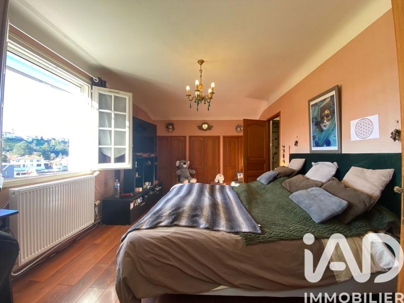 Maison - 149 m² - 8 pièces