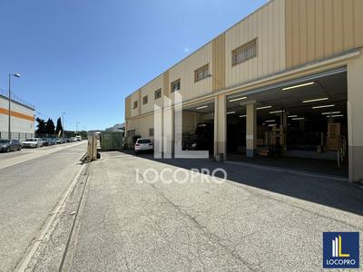 Local d'activité / Entrepôt - 687 m²