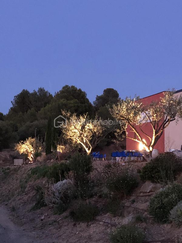 Immeuble - 700 m² - 2 pièces