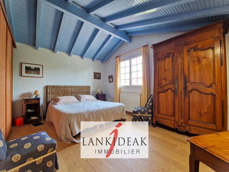 Maison - 194 m² - 6 pièces