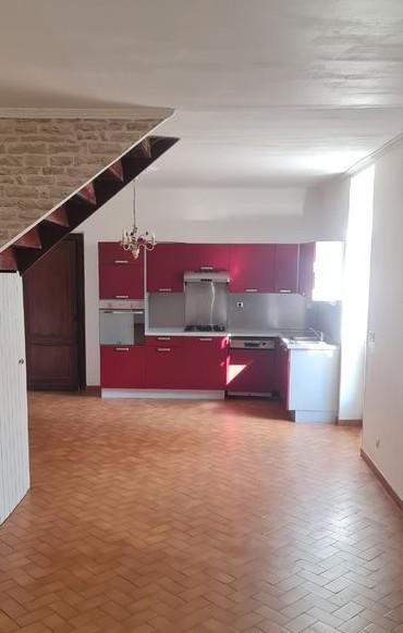 Maison - 90 m² - 3 pièces