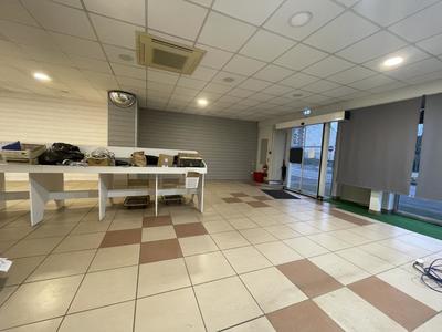 Local commercial - 118 m² - 3 pièces
