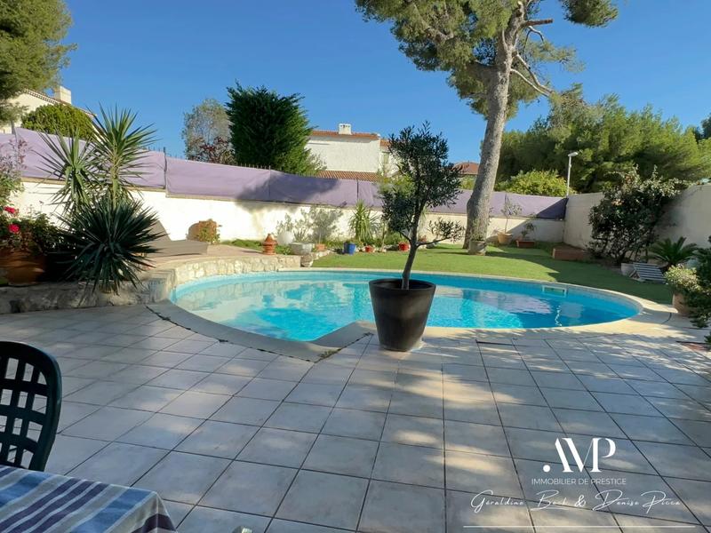 Propriété - 180 m² - 5 pièces