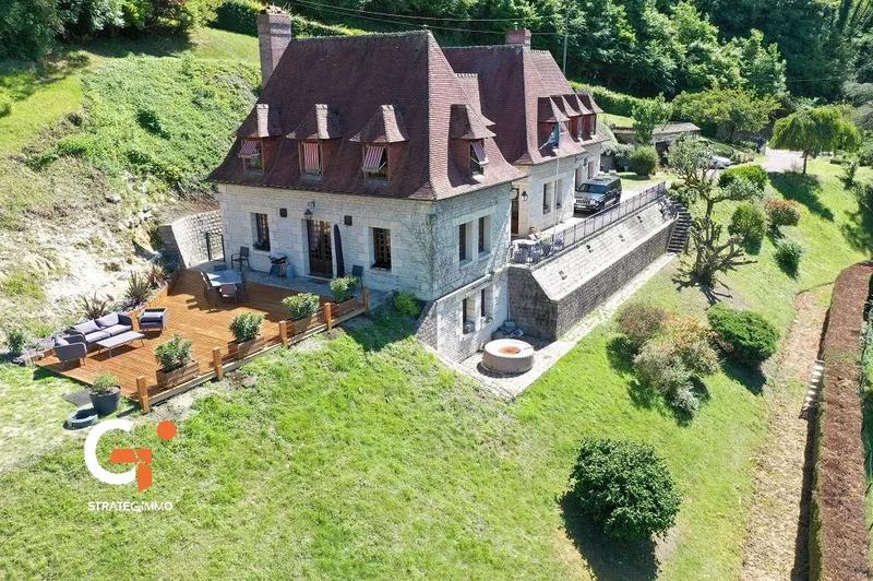 Maison - 350 m² - 8 pièces