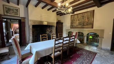 Maison - 300 m² - 8 pièces