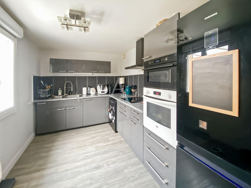 Maison - 90 m² - 5 pièces