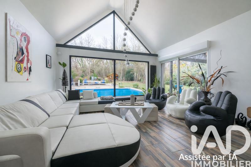 Maison - 210 m² - 9 pièces