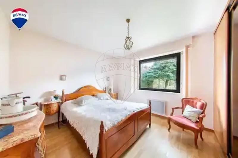 Maison - 174 m² - 8 pièces