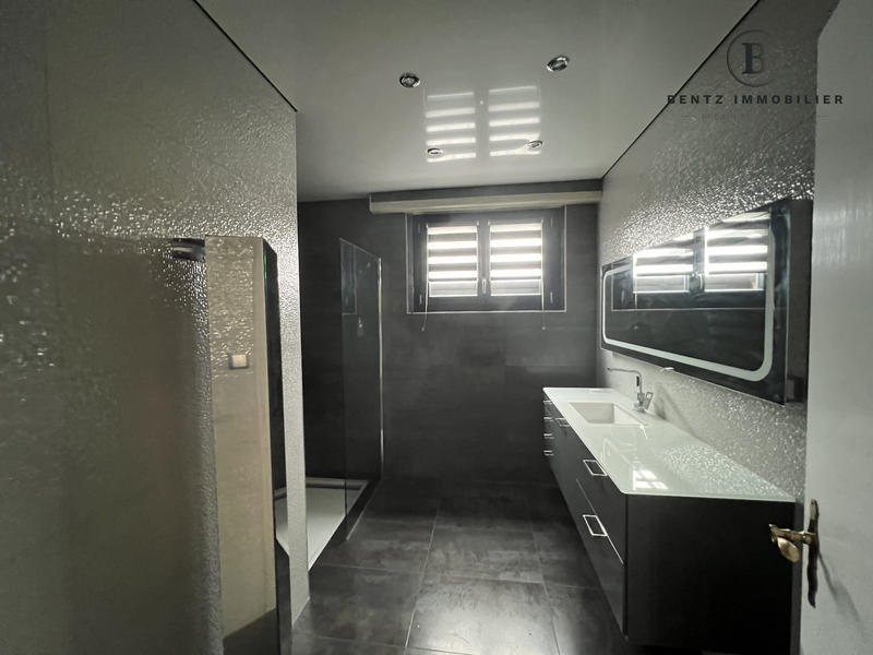 Maison - 137 m² - 6 pièces