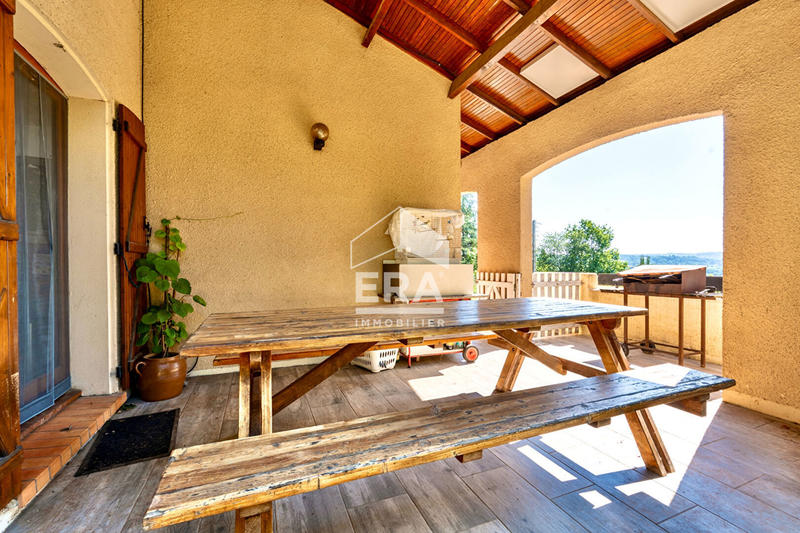 Maison - 198 m² - 8 pièces