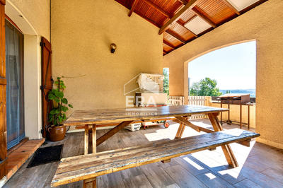 Maison - 198 m² - 8 pièces