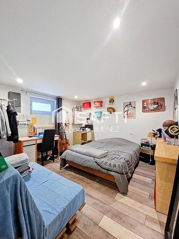 Maison - 140 m² - 5 pièces