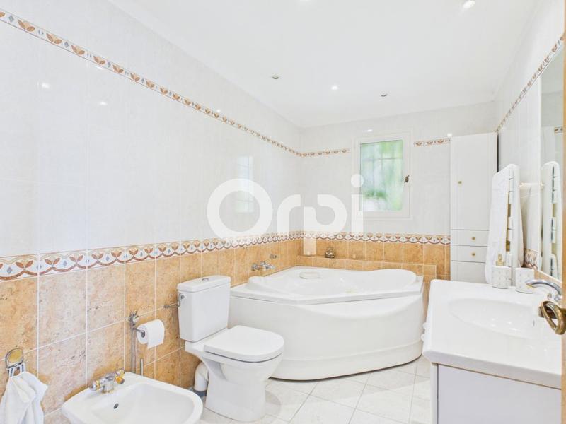 Villa - 200 m² - 5 pièces