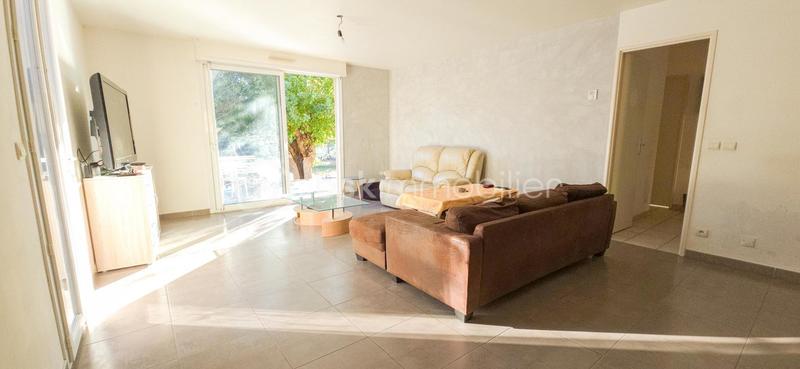 Maison - 99 m² - 5 pièces