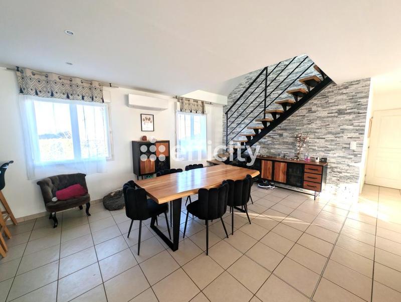 Maison - 117 m² - 6 pièces