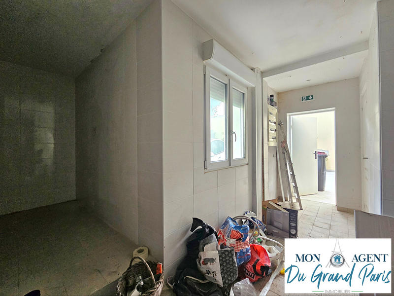 Local commercial - 120 m² - 4 pièces