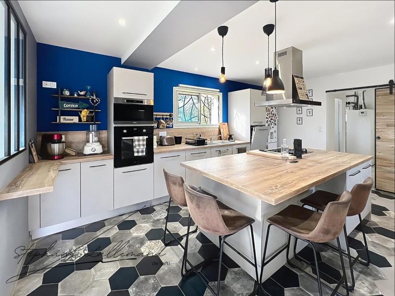 Maison - 190 m² - 5 pièces