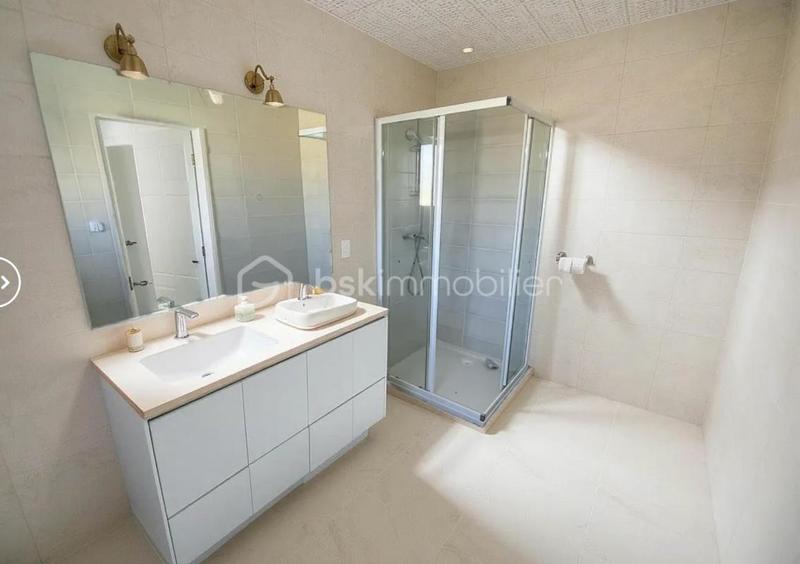 Villa - 140 m² - 5 pièces