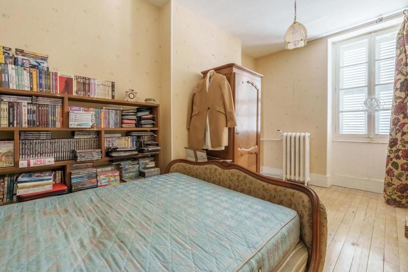 Maison - 240 m² - 10 pièces