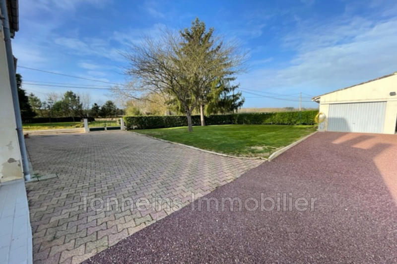 Maison - 240 m² - 8 pièces