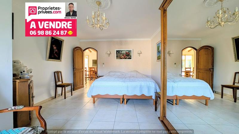 Maison - 220 m² - 8 pièces