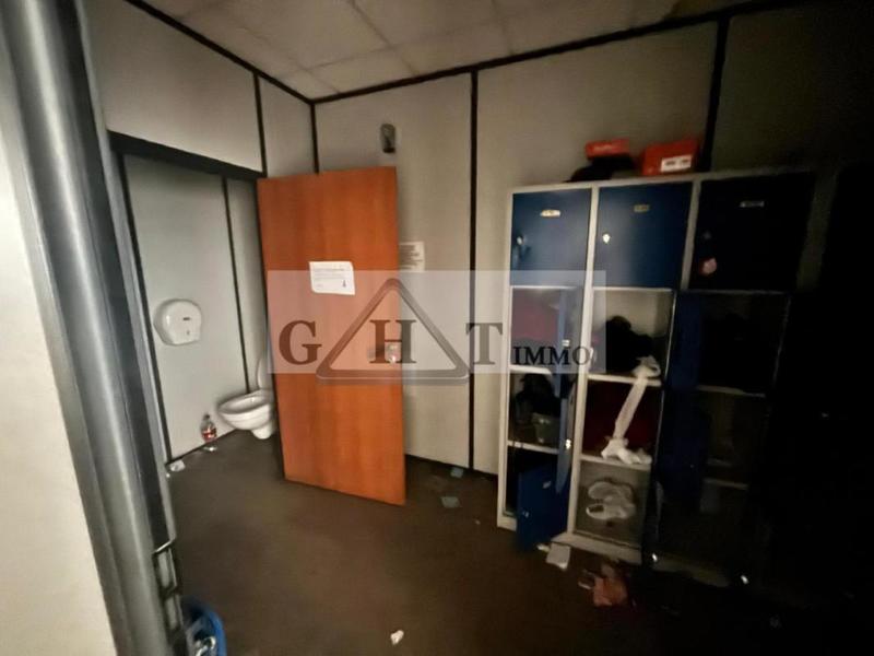 Entrepôt - 4 970 m²