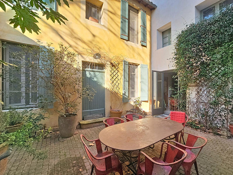 Maison de ville - 220 m² - 8 pièces