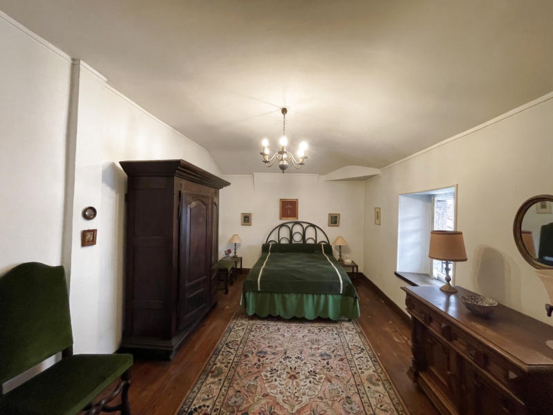 Maison - 420 m² - 15 pièces