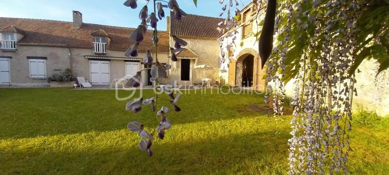 Corps de ferme - 240 m² - 10 pièces