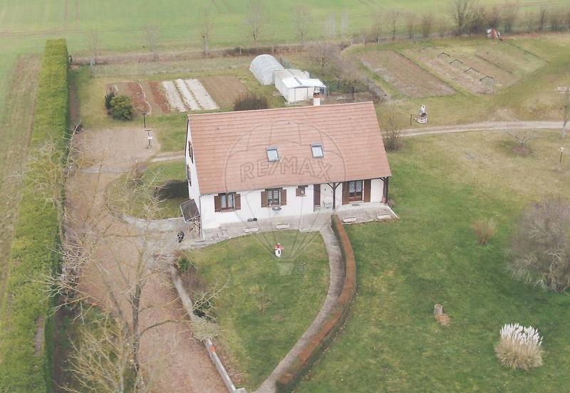 Maison - 183 m² - 8 pièces