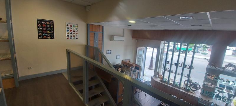 Fonds de commerce - Local commercial - 67 m²