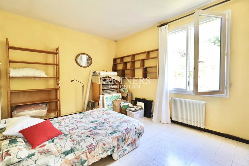 Maison - 365 m² - 11 pièces