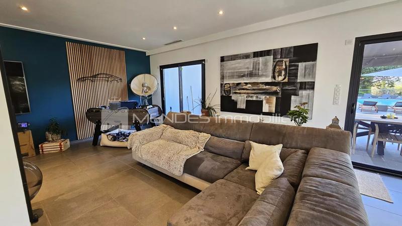 Villa - 353 m² - 6 pièces