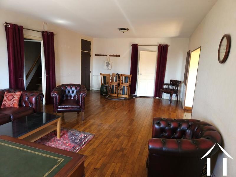 Maison - 240 m² - 8 pièces