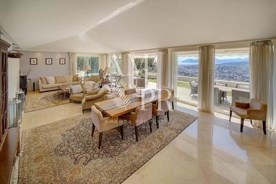 Villa - 333 m² - 8 pièces