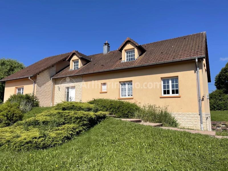 Maison - 250 m² - 10 pièces