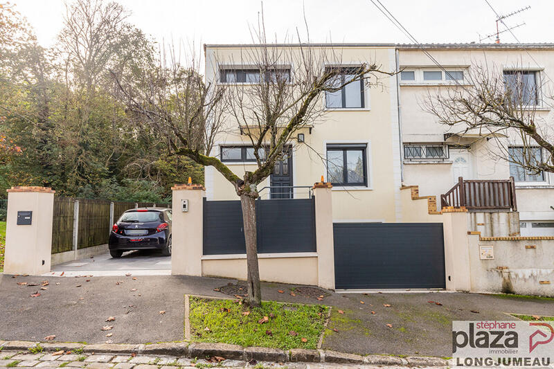 Maison - 95 m² - 5 pièces