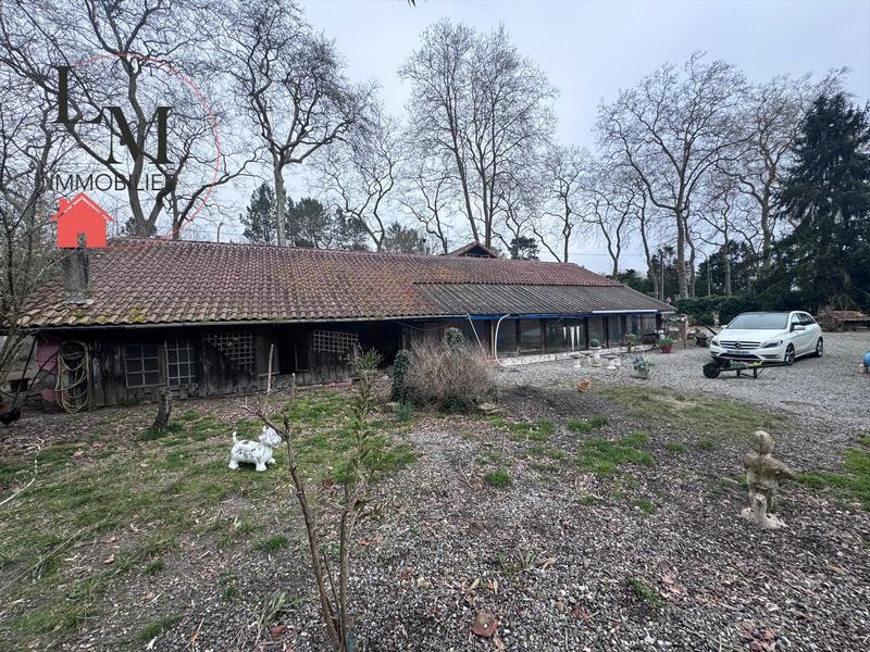 Maison - 236 m² - 7 pièces