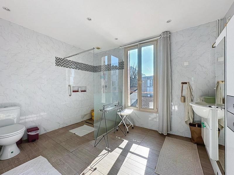 Maison - 186 m² - 7 pièces